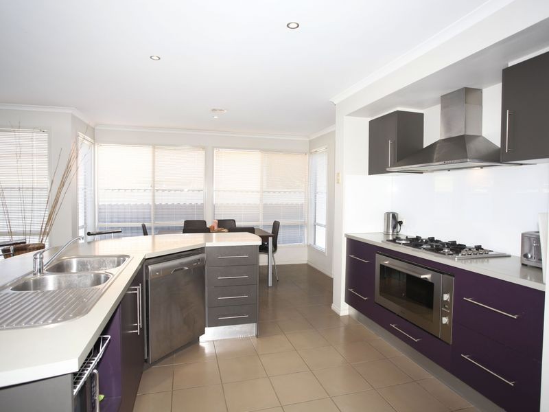 29 River Red Grove, Pakenham VIC 3810