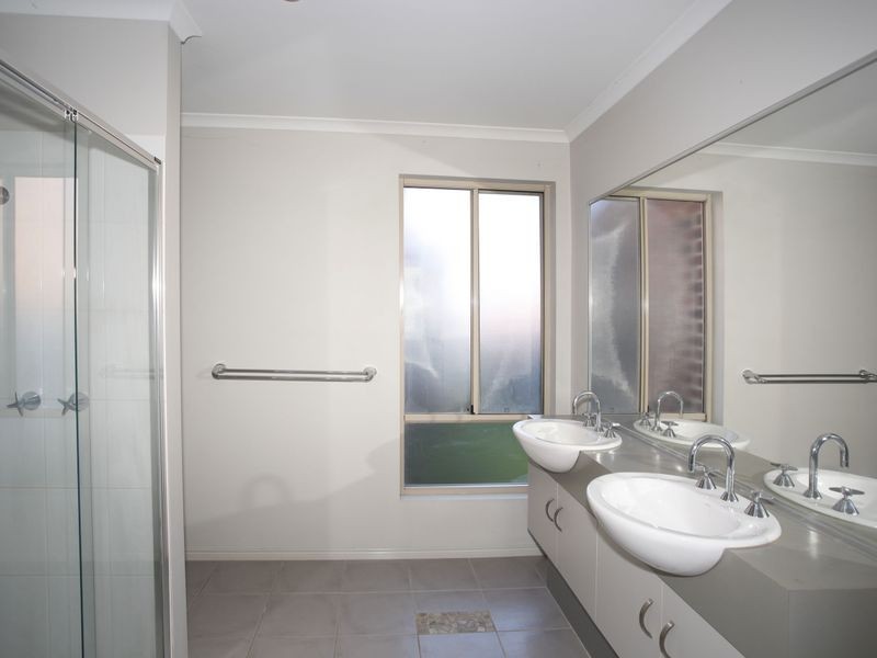 29 River Red Grove, Pakenham VIC 3810