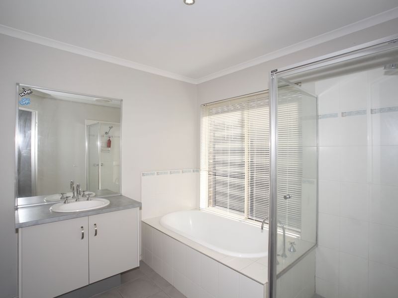 29 River Red Grove, Pakenham VIC 3810