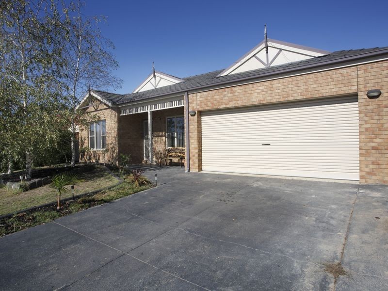 6 Yarra Close, Pakenham VIC 3810