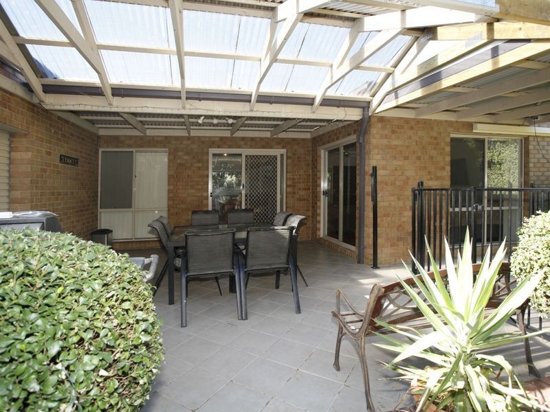 6 Yarra Close, Pakenham VIC 3810