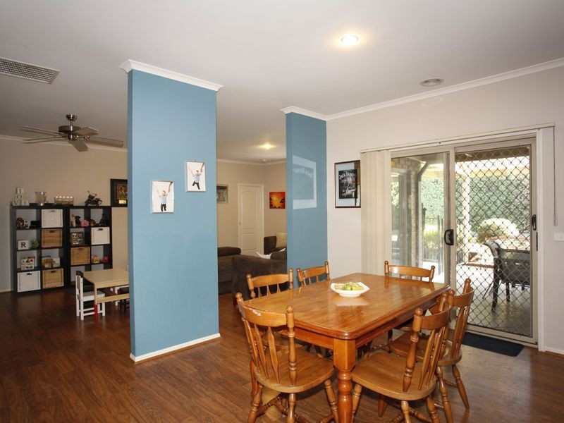 6 Yarra Close, Pakenham VIC 3810