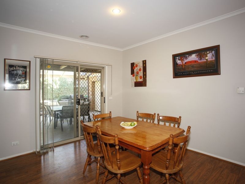6 Yarra Close, Pakenham VIC 3810