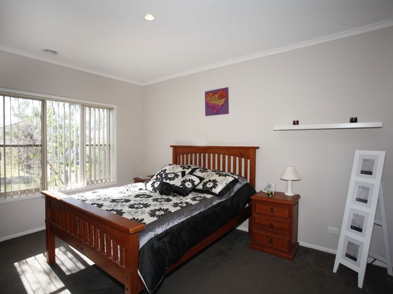 6 Yarra Close, Pakenham VIC 3810