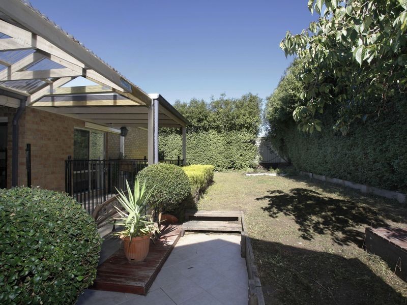 6 Yarra Close, Pakenham VIC 3810
