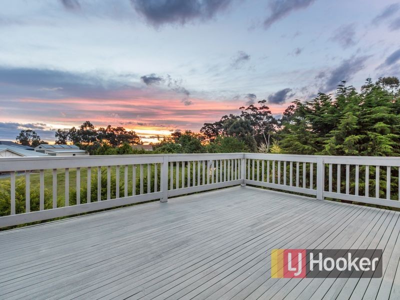 20 Meeking Drive, Pakenham VIC 3810