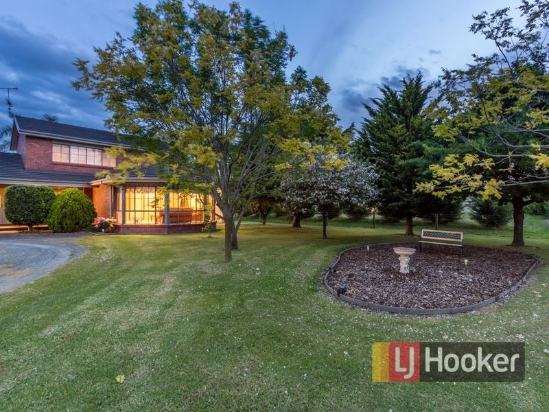 20 Meeking Drive, Pakenham VIC 3810
