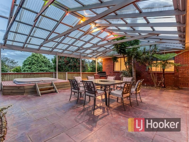 20 Meeking Drive, Pakenham VIC 3810
