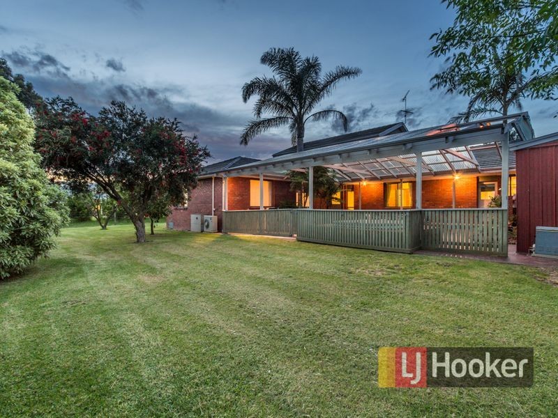 20 Meeking Drive, Pakenham VIC 3810