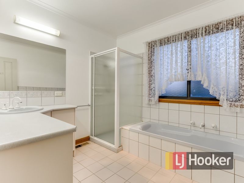 20 Meeking Drive, Pakenham VIC 3810