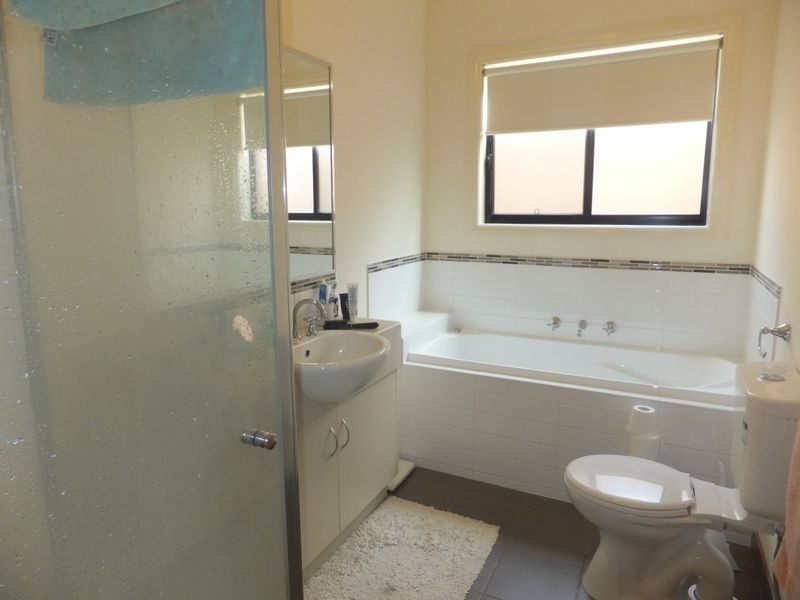 12/103 Army Road, Pakenham VIC 3810