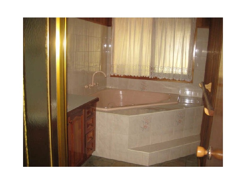 107 Army Road, Pakenham VIC 3810