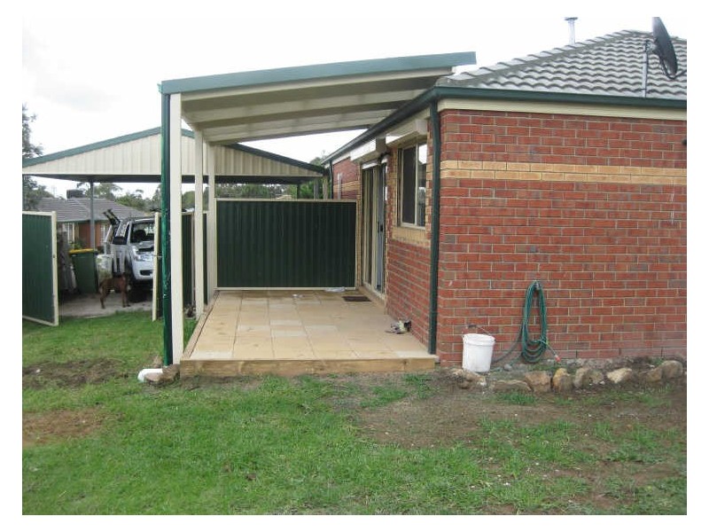 6 McNamara Court, Pakenham VIC 3810
