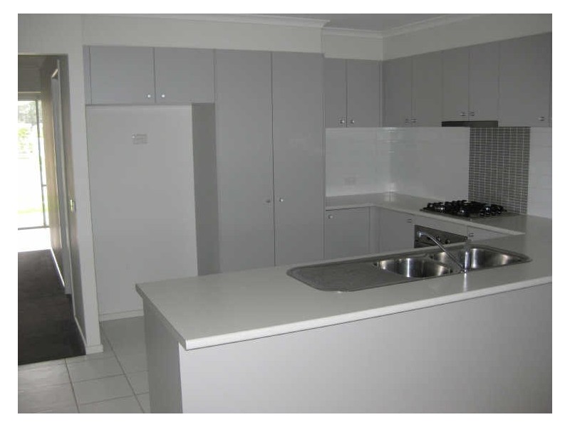 25 Orchard Valley Avenue, Pakenham VIC 3810