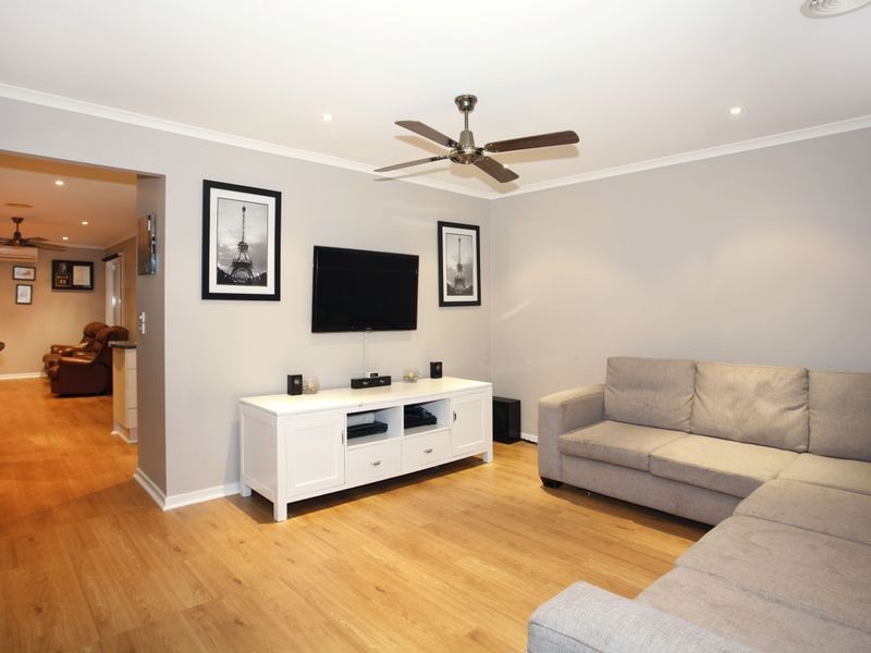 44 Scarlet Crescent, Pakenham VIC 3810