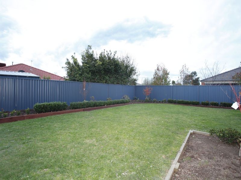 44 Scarlet Crescent, Pakenham VIC 3810