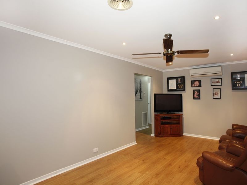 44 Scarlet Crescent, Pakenham VIC 3810