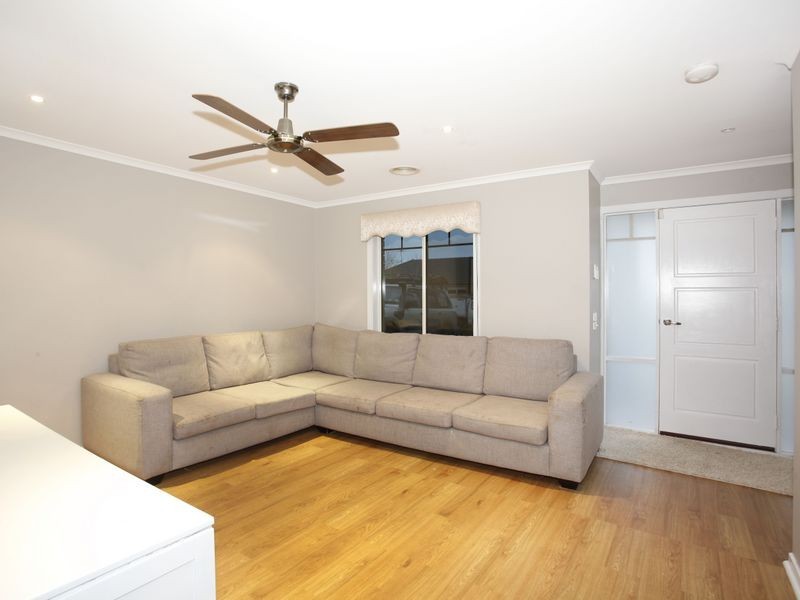 44 Scarlet Crescent, Pakenham VIC 3810