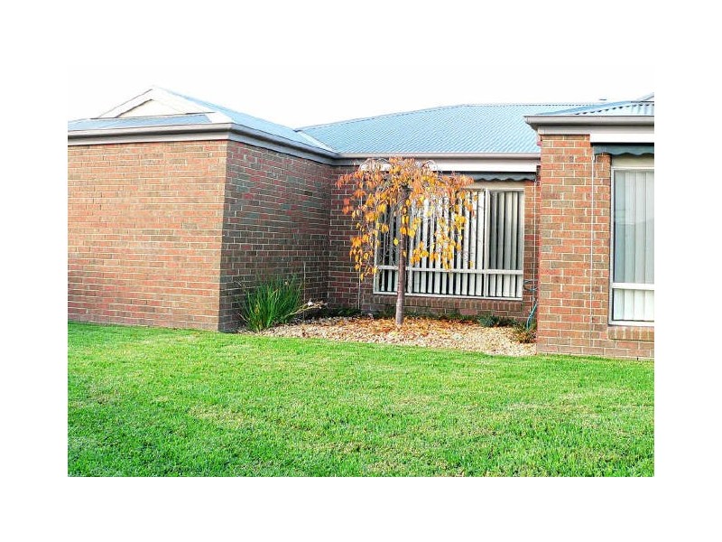7 Camelia Way, Pakenham VIC 3810