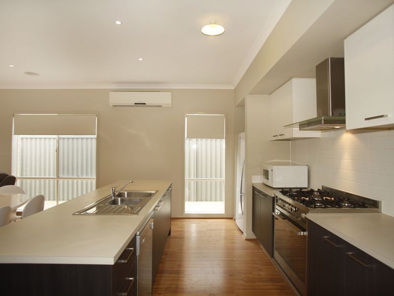 6 Sandpiper Close, Pakenham VIC 3810