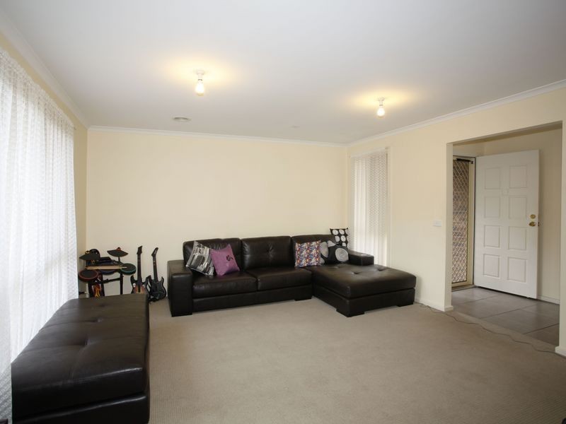 3/67 Wakenshaw Crescent, Pakenham VIC 3810