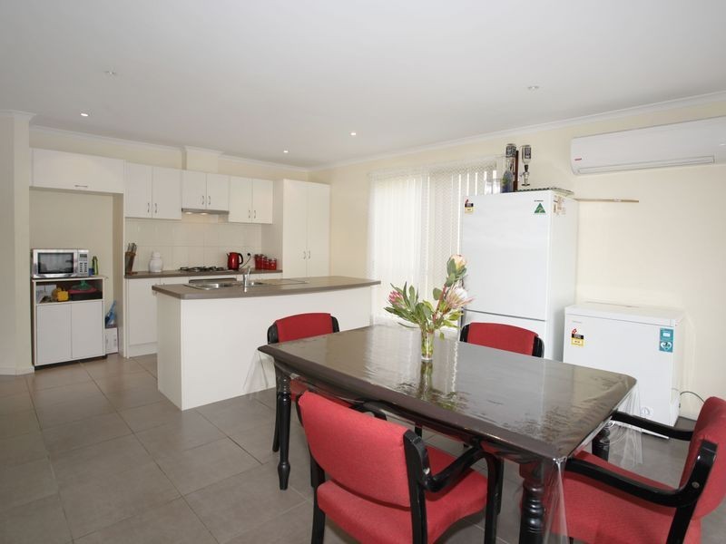 3/67 Wakenshaw Crescent, Pakenham VIC 3810