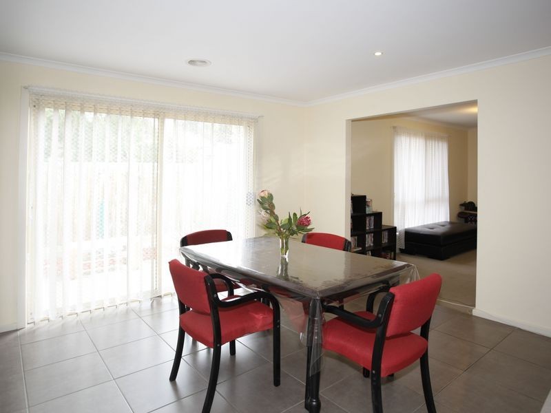 3/67 Wakenshaw Crescent, Pakenham VIC 3810