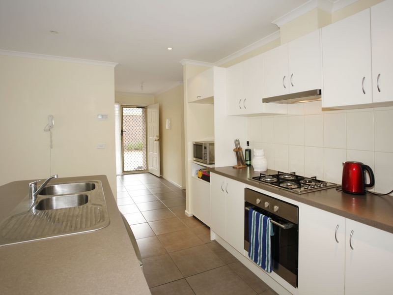 3/67 Wakenshaw Crescent, Pakenham VIC 3810