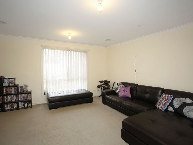 3/67 Wakenshaw Crescent, Pakenham VIC 3810