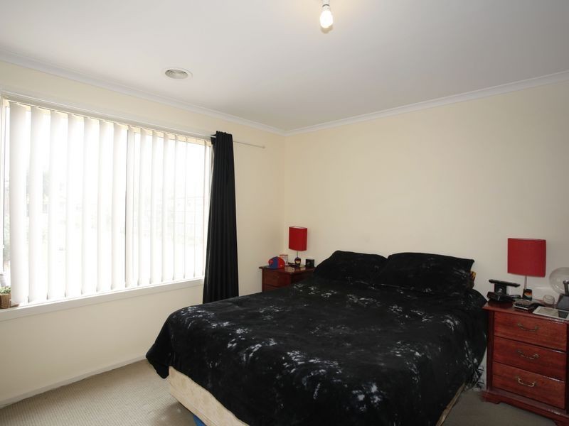 3/67 Wakenshaw Crescent, Pakenham VIC 3810