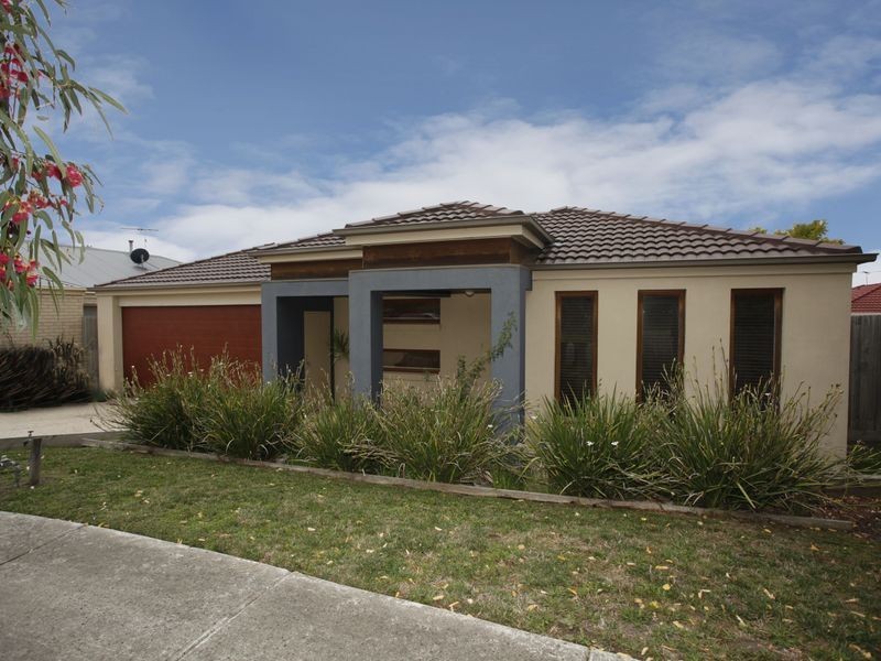 2 Hale Place, Pakenham VIC 3810