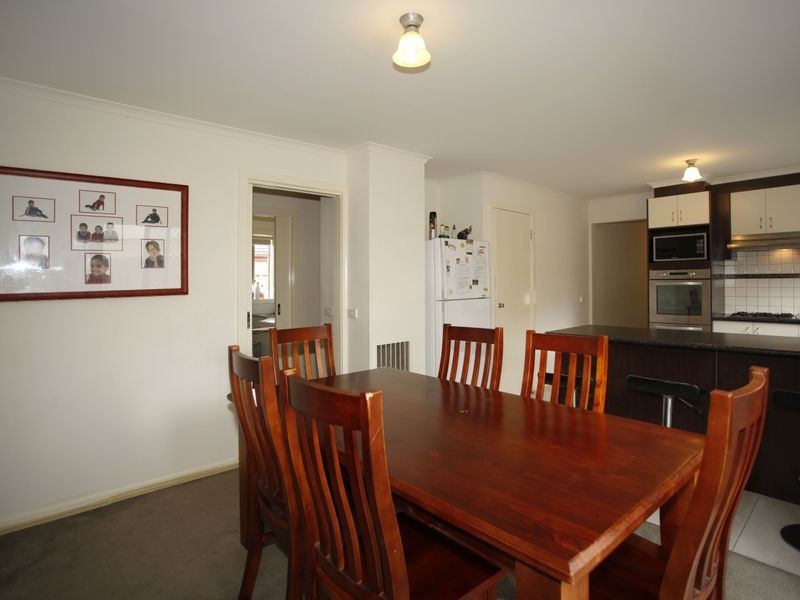 2 Hale Place, Pakenham VIC 3810