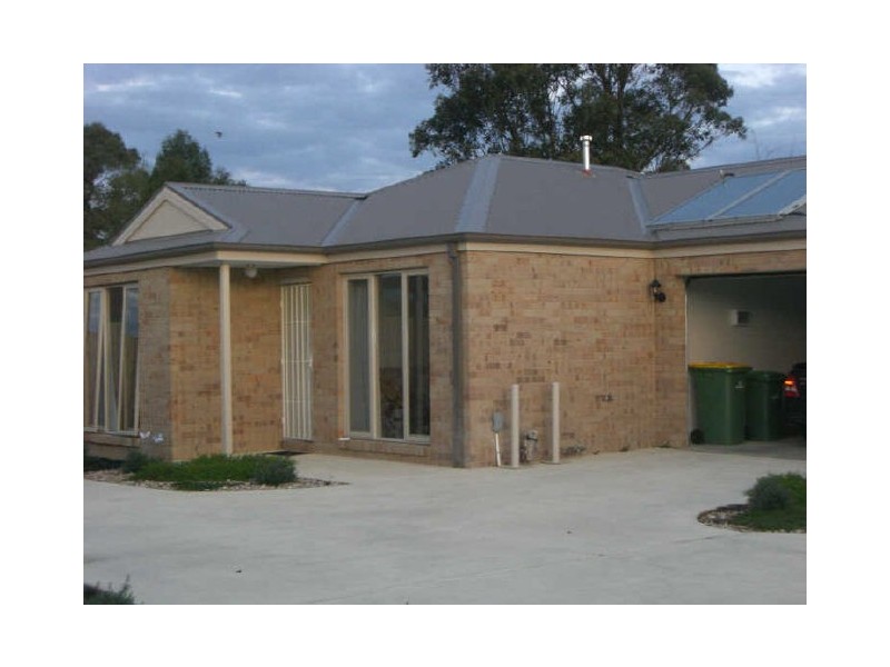 3/16A Henty Street, Pakenham VIC 3810