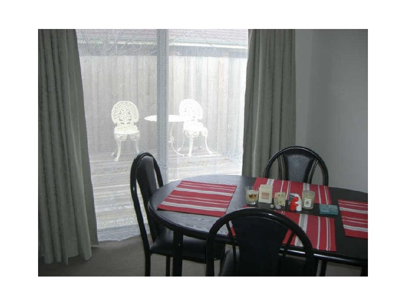 3/16A Henty Street, Pakenham VIC 3810