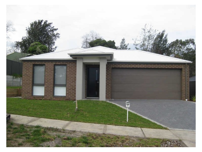 42 Wild Cherry Drive, Pakenham VIC 3810