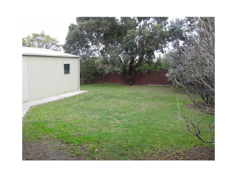 15 Smethurst Avenue, Pakenham VIC 3810