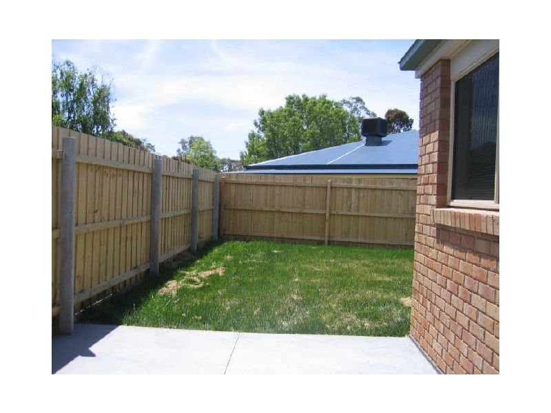 9 Wakenshaw Crescent, Pakenham VIC 3810