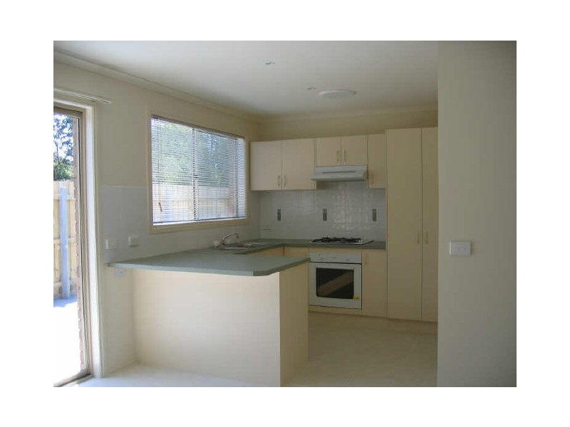 9 Wakenshaw Crescent, Pakenham VIC 3810