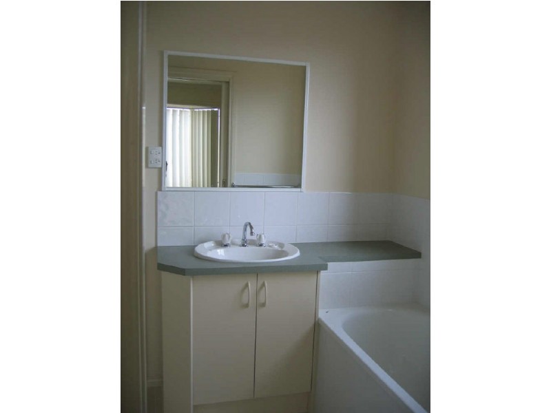 9 Wakenshaw Crescent, Pakenham VIC 3810