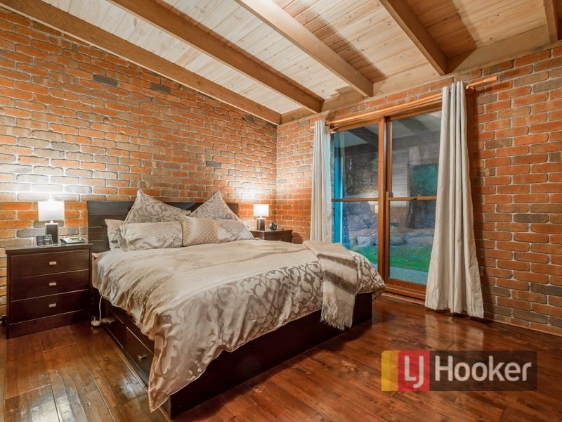 84 Bourkes Creek Road, Pakenham Upper VIC 3810