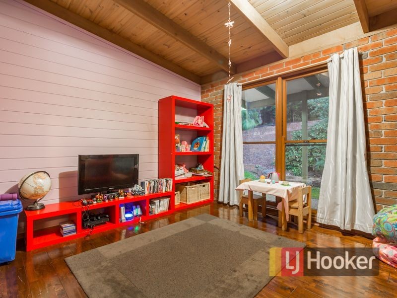 84 Bourkes Creek Road, Pakenham Upper VIC 3810