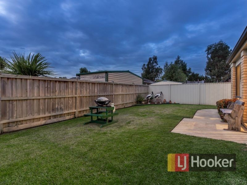 103 Oaklands Way, Pakenham VIC 3810