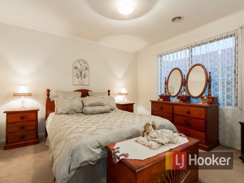 103 Oaklands Way, Pakenham VIC 3810