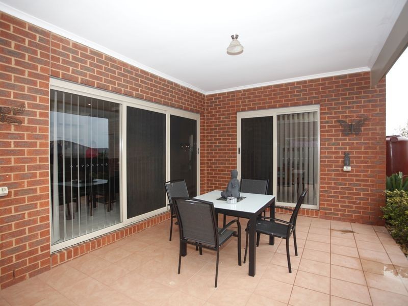 12 Sandpiper Close, Pakenham VIC 3810