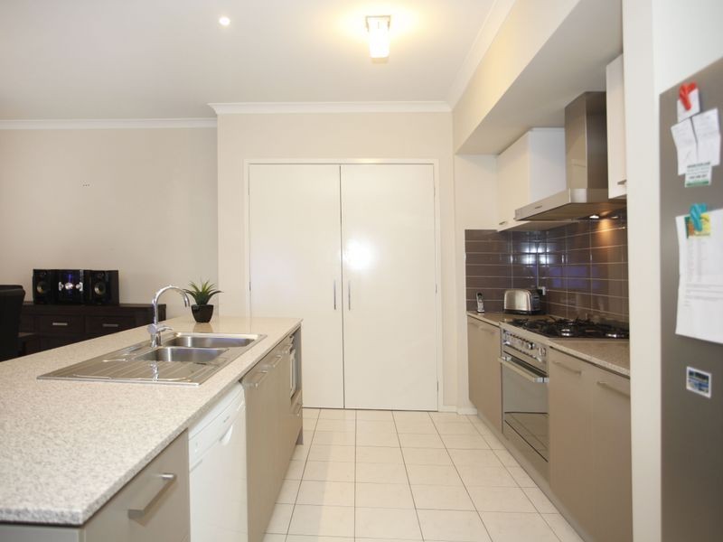 12 Sandpiper Close, Pakenham VIC 3810