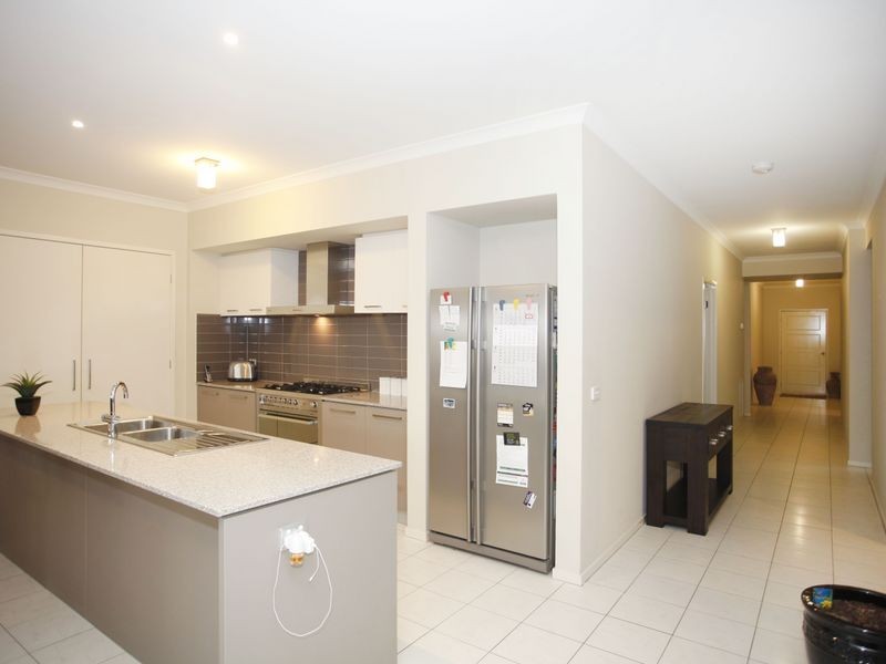 12 Sandpiper Close, Pakenham VIC 3810