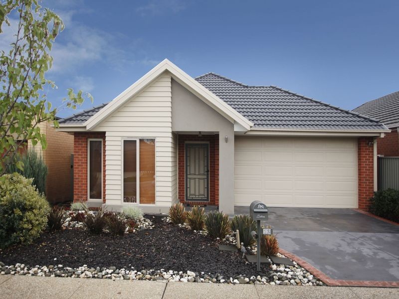 12 Sandpiper Close, Pakenham VIC 3810