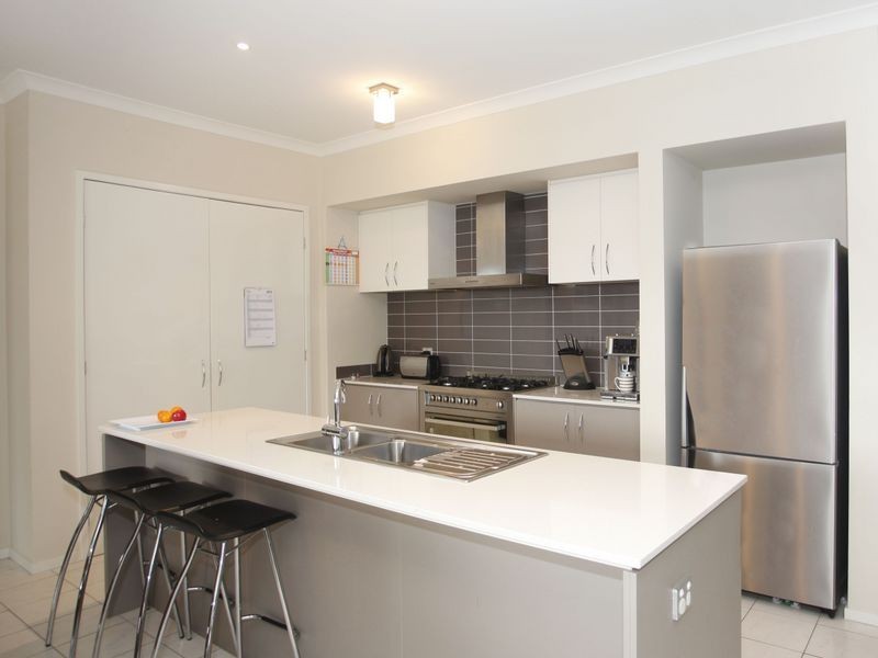 16 Sandpiper Close, Pakenham VIC 3810