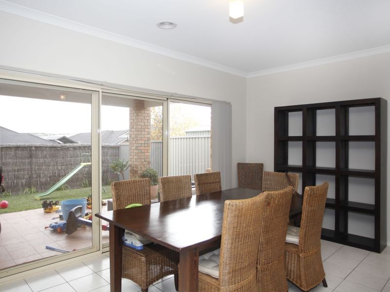 16 Sandpiper Close, Pakenham VIC 3810