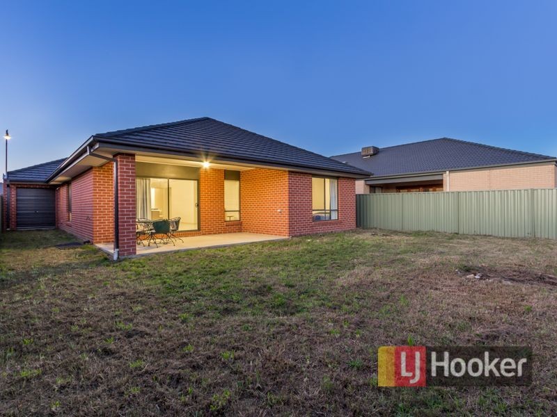 20 Park Orchard Drive, Pakenham VIC 3810